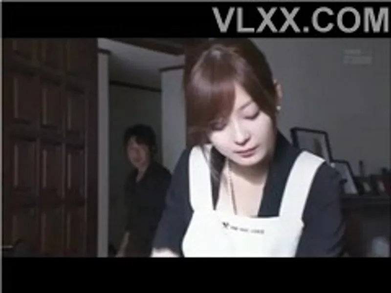 Chồng đi làm ăn, cô vợ ở nhà bị anh rể cưỡng hiếp